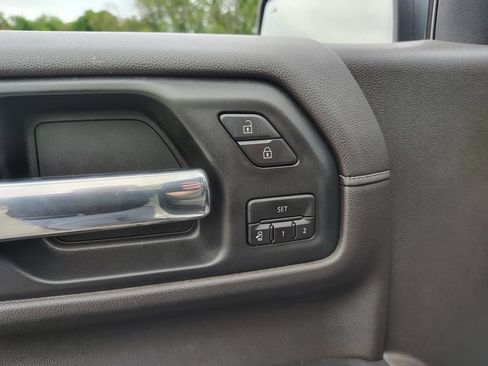Used 2020 Chevrolet Silverado 1500 LTZ AWD/4WD image 19