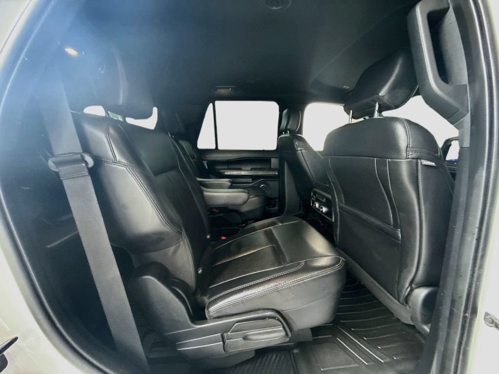 Used 2020 Ford Expedition XLT w/ Equipment Group 201A AWD/4WD image 30
