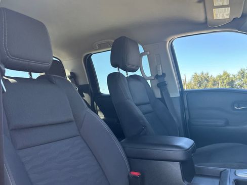 Used 2022 Nissan Frontier SV RWD image 18
