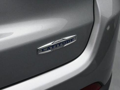 Used 2024 Jeep Compass Latitude image 39