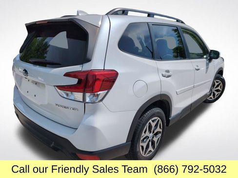 Used 2023 Subaru Forester Premium AWD/4WD image 6