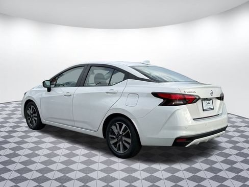 Used 2020 Nissan Versa SV image 5