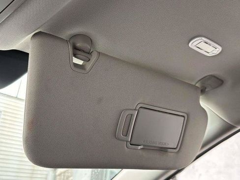 Used 2022 Nissan Pathfinder S AWD/4WD image 26