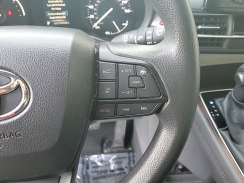 Used 2022 Toyota Sienna LE image 15