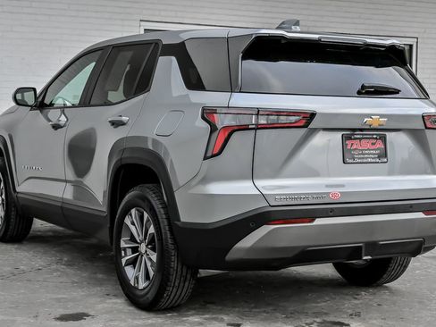 Used 2025 Chevrolet Equinox LT AWD/4WD image 9