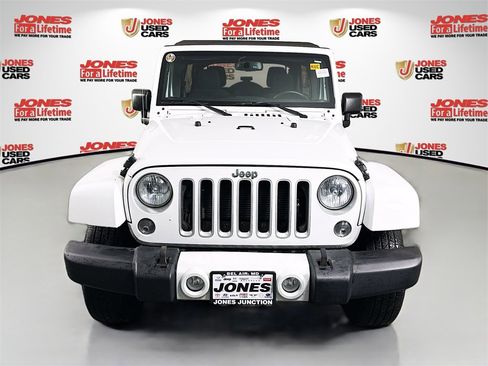 Used 2016 Jeep Wrangler Unlimited Sahara image 8