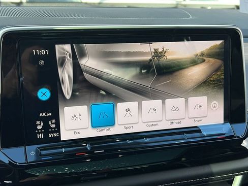 New 2026 Volkswagen Atlas Cross Sport SE image 26