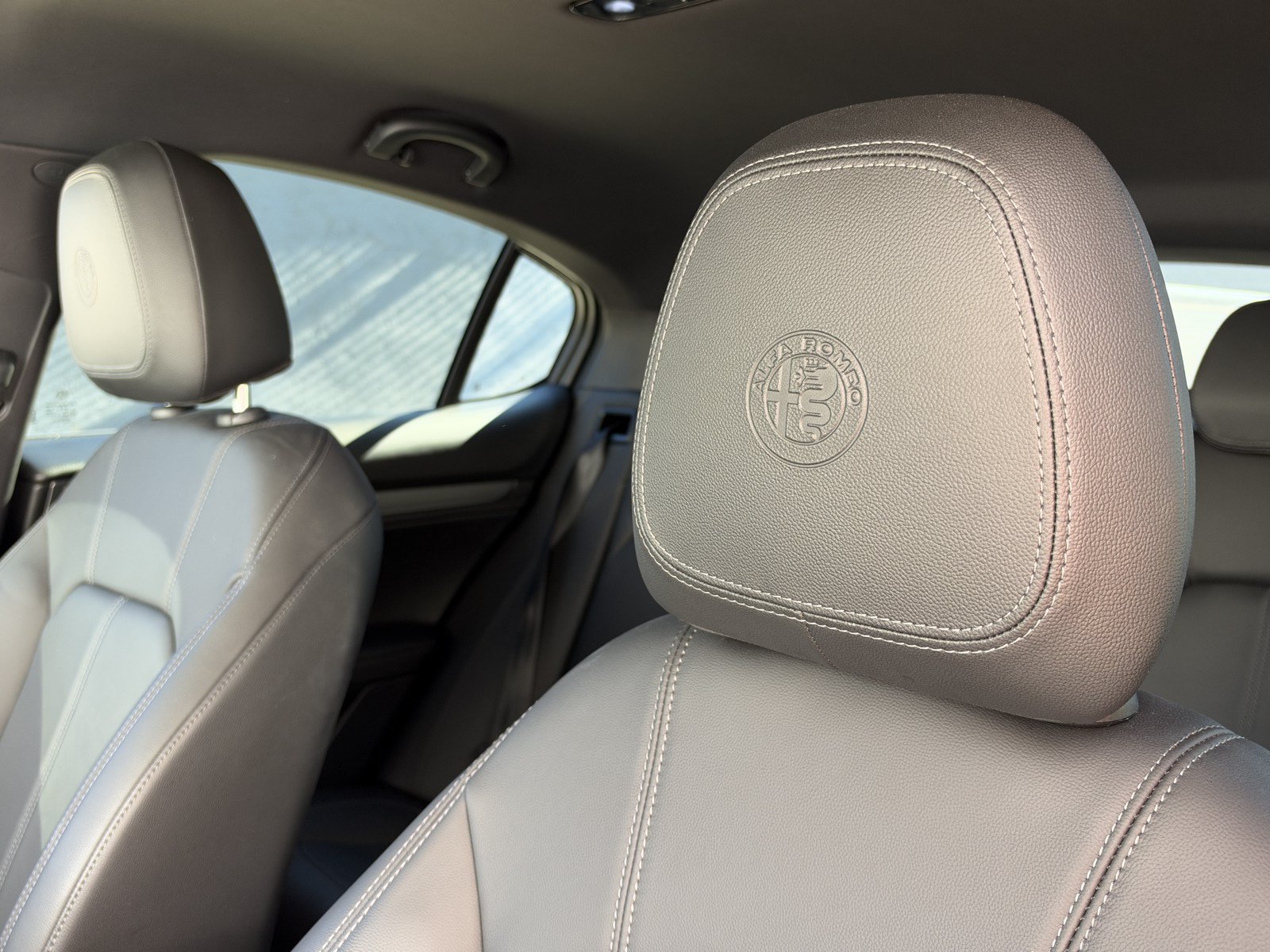 Used 2025 Alfa Romeo Stelvio Sprint AWD/4WD image 28