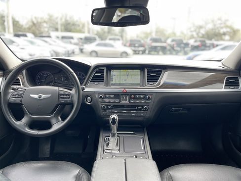 Used 2015 Hyundai Genesis 3.8 image 5