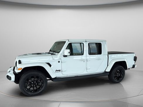 Used 2021 Jeep Gladiator Overland AWD/4WD image 12