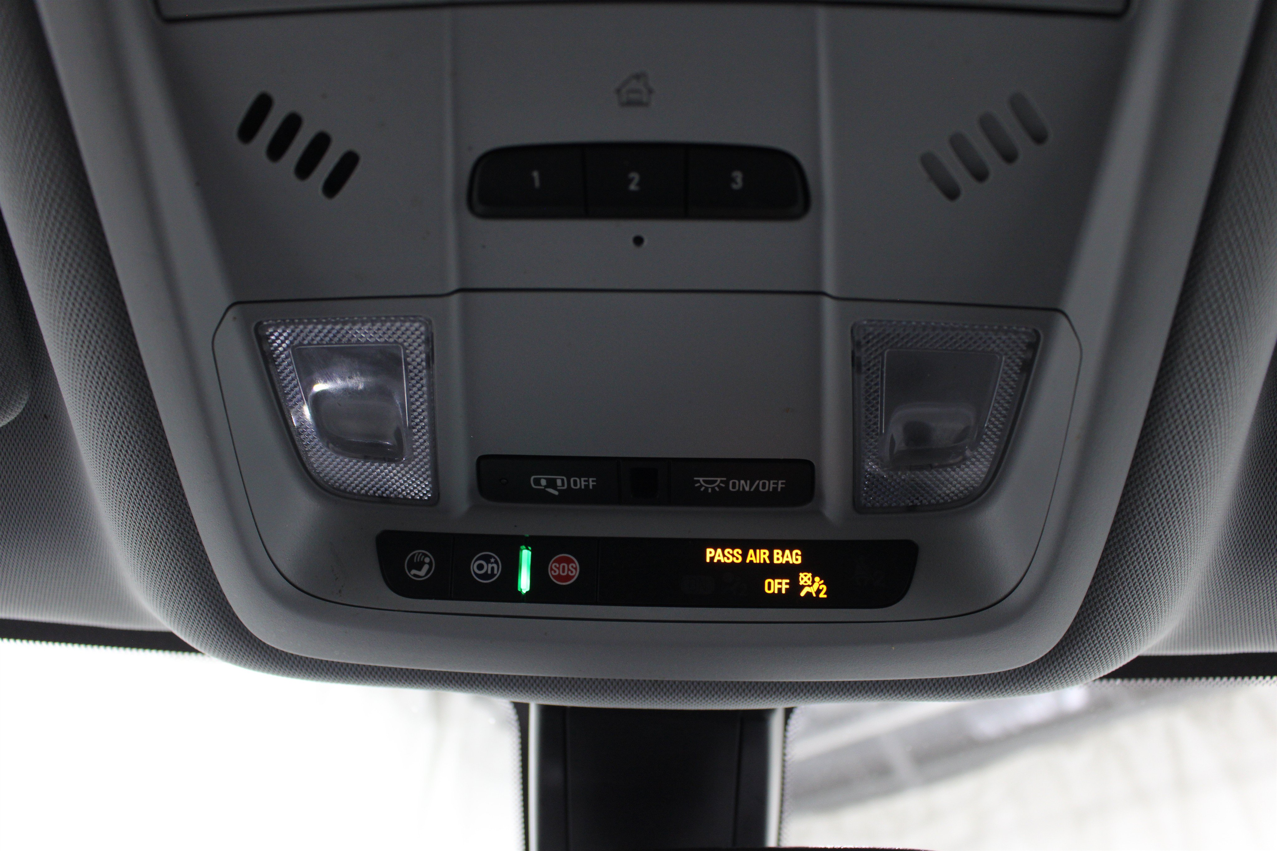 Used 2020 Chevrolet Blazer LT FWD image 19