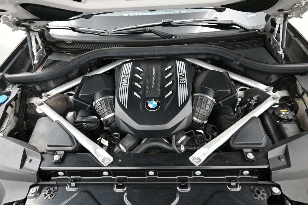 Used 2022 BMW X7 M50i AWD/4WD image 18