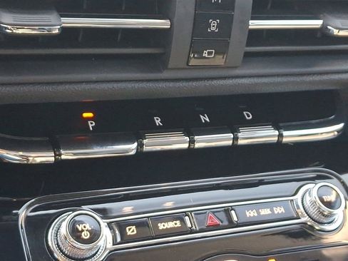 Used 2022 Lincoln Corsair AWD w/ Premium Package image 15