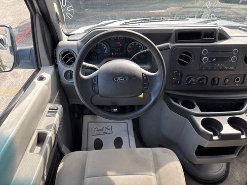 Used 2014 Ford E-350 and Econoline 350 XLT RWD image 41