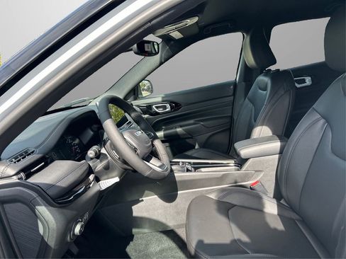 New 2026 Jeep Compass Limited image 10