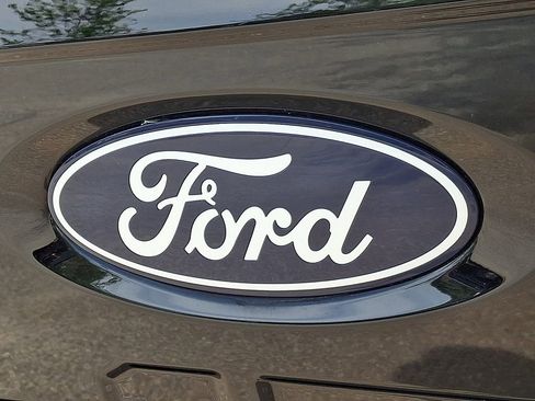 Used 2024 Ford F150 XLT w/ Mobile Office Package image 31