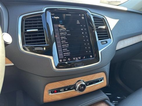 Certified 2025 Volvo XC90 B6 Plus image 23