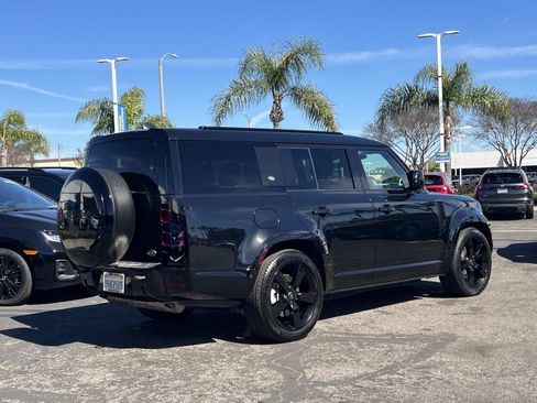 Used 2023 Land Rover Defender 130 X-Dynamic SE image 3