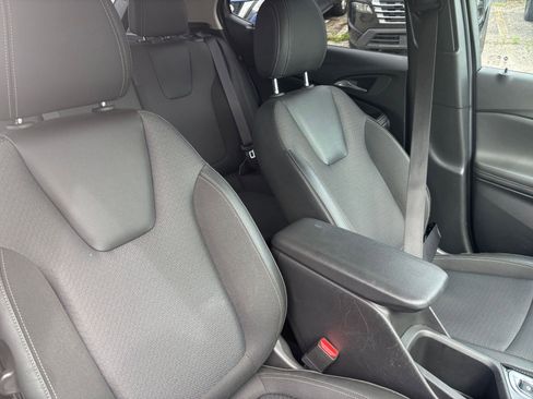 Used 2025 Buick Encore GX Preferred AWD/4WD image 31