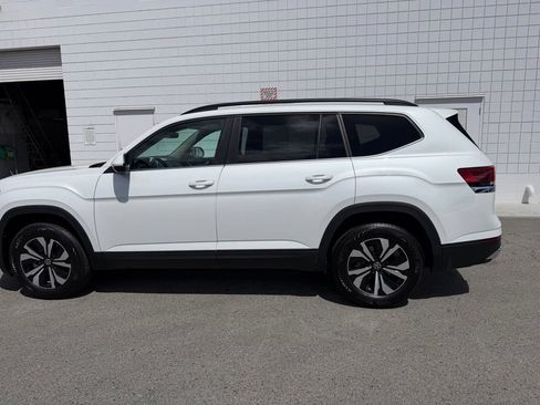 New 2026 Volkswagen Atlas SE FWD image 3