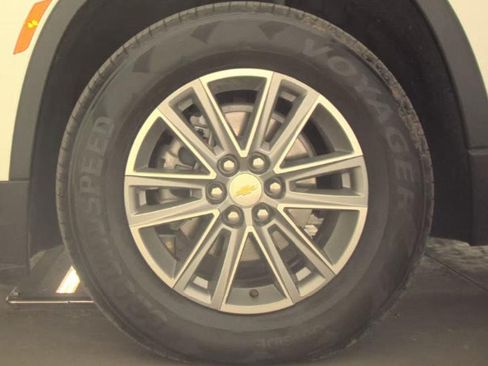 Used 2023 Chevrolet Traverse LT AWD/4WD image 7