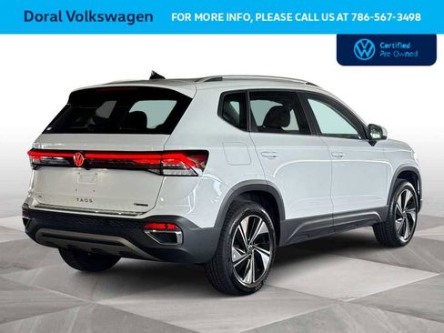 Used 2025 Volkswagen Taos SE image 8