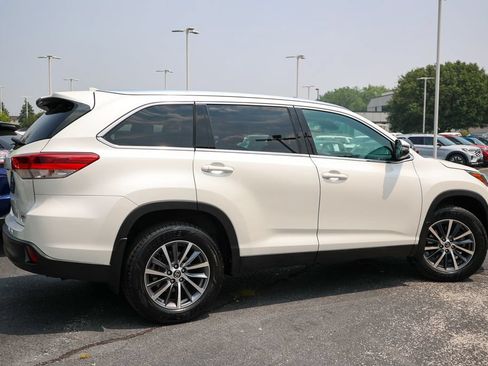 Used 2019 Toyota Highlander XLE AWD/4WD image 18