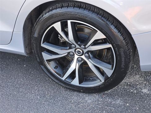 Used 2024 Volvo S60 B5 Core image 20