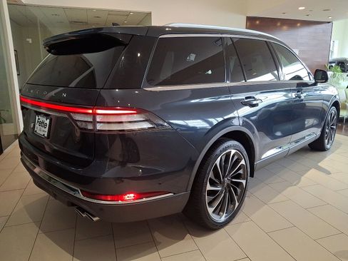 Used 2021 Lincoln Aviator Reserve w/ Equipment Group 202A AWD/4WD image 4