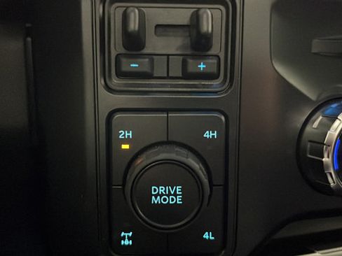Used 2026 Ford F250 Platinum AWD/4WD image 33