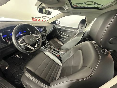 Used 2022 Volkswagen Jetta SE w/ Panoramic Sunroof Package image 20