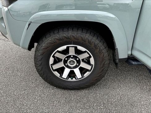Used 2022 Toyota 4Runner TRD Off-Road Premium w/ Moonroof Package AWD/4WD image 9