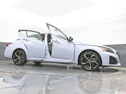 Used 2023 Nissan Altima 2.5 SR w/ SR Premium Package FWD image 52