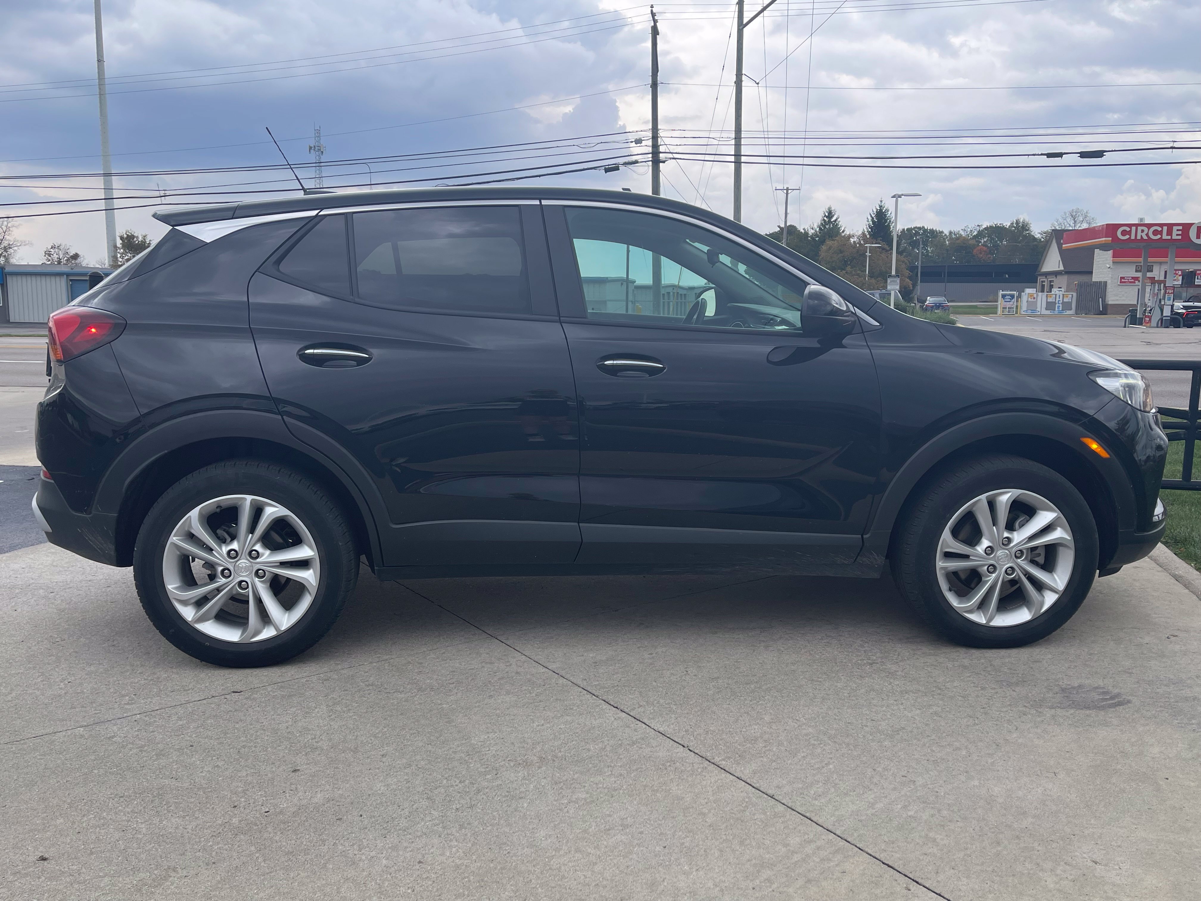 Used 2023 Buick Encore GX Preferred w/ Cold Weather Comfort Package AWD/4WD image 8