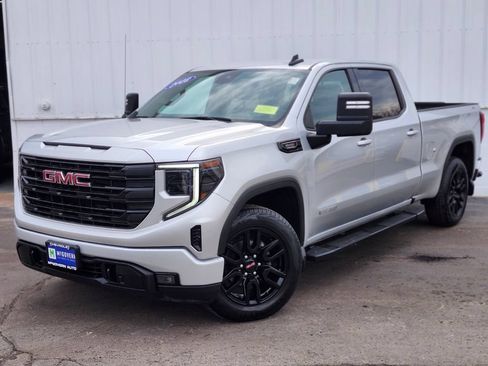 Used 2022 GMC Sierra 1500 Elevation w/ Preferred Package AWD/4WD image 1