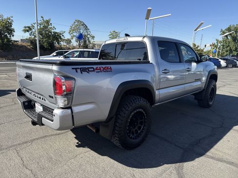 Used 2020 Toyota Tacoma TRD Off-Road w/ Technology Package AWD/4WD image 5