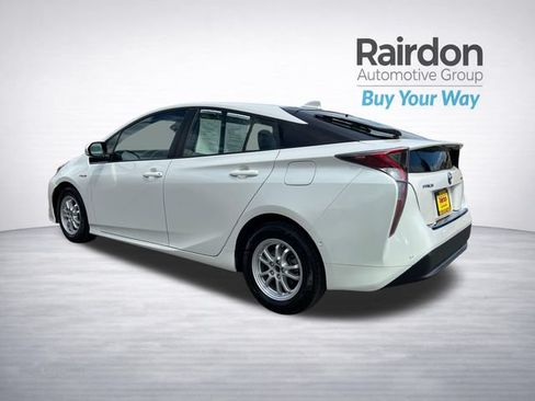 Used 2017 Toyota Prius Four w/ Premium Convenience Package FWD image 5
