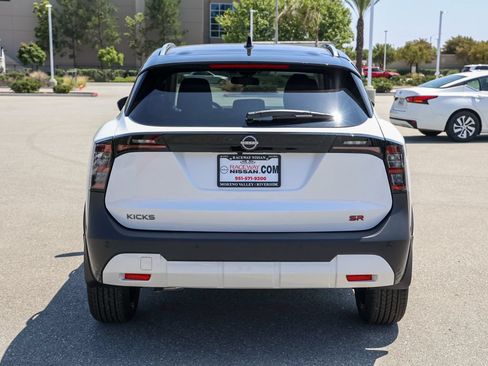 New 2026 Nissan Kicks SR FWD image 5
