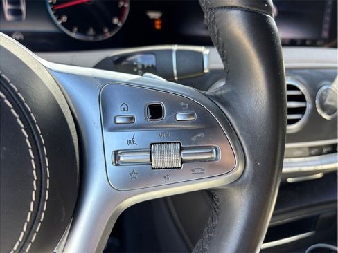 Used 2020 Mercedes-Benz S 560 Sedan image 29