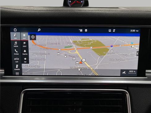 Used 2018 Porsche Panamera image 26