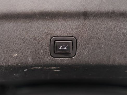 Used 2023 GMC Yukon SLT w/ SLT Luxury Package image 41