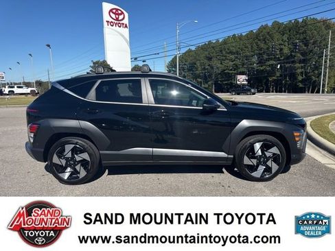 Used 2024 Hyundai Kona Limited image 2