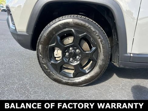 Used 2023 Jeep Compass Trailhawk AWD/4WD image 9