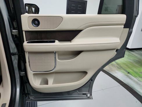 Used 2019 Lincoln Navigator Reserve w/ Cargo Package image 31