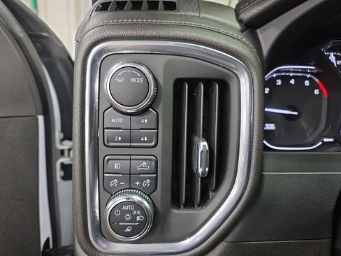 Used 2022 GMC Sierra 2500 SLE w/ SLE Convenience Package image 24