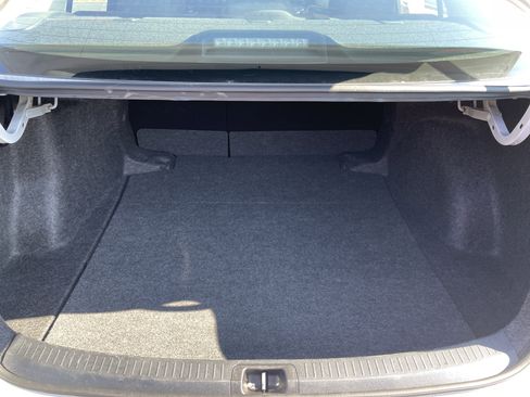 Used 2025 Toyota Corolla LE image 7