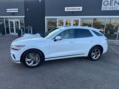 Used 2026 Genesis GV70 2.5T Select image 5