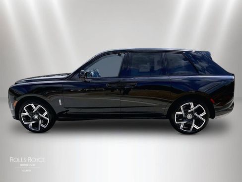 New 2026 Rolls-Royce Cullinan Black Badge image 14