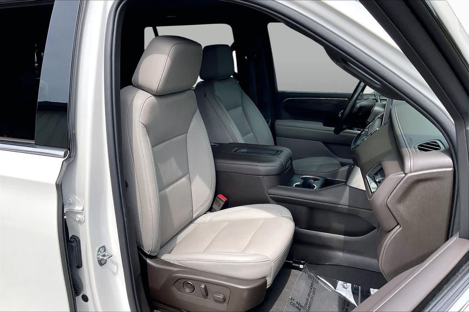 Used 2022 Chevrolet Tahoe LT w/ LT Signature Plus Package RWD image 8