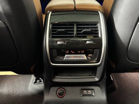 Used 2022 BMW X7 xDrive40i AWD/4WD image 39